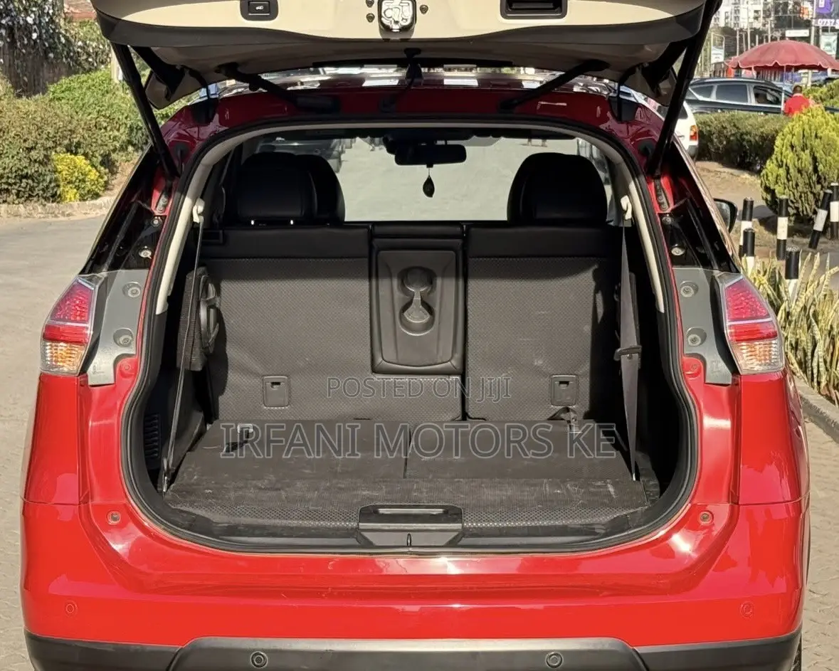 Nissan X-Trail 2.0 Petrol AWD 2017 Red