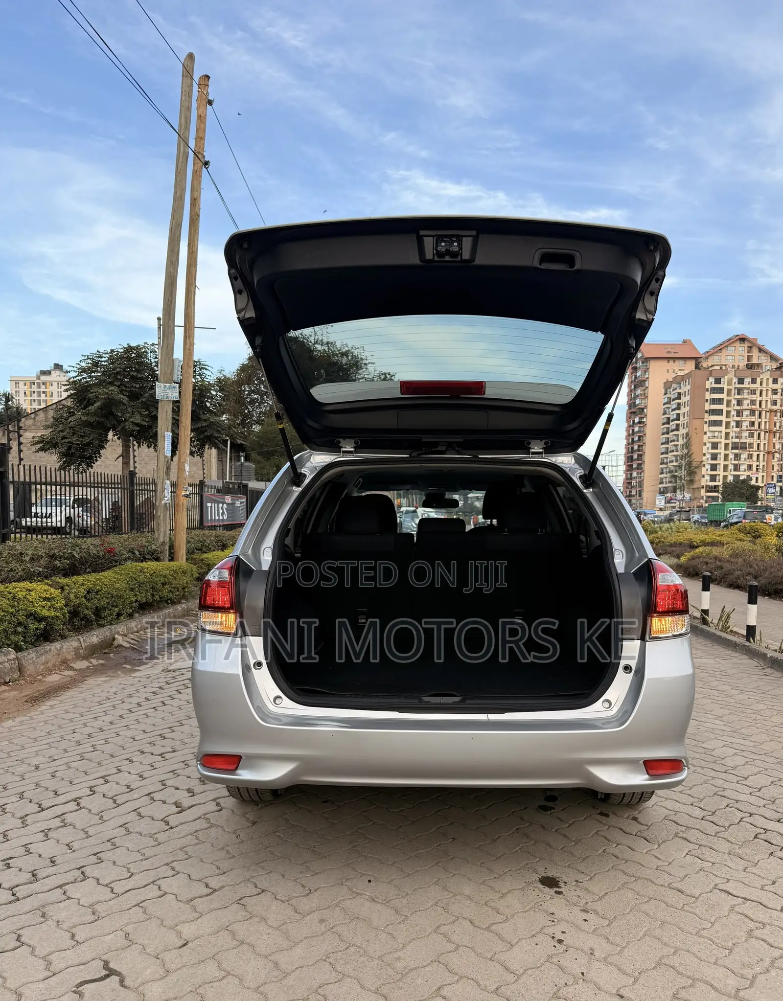 Toyota Corolla Fielder 1.5 Hybrid FWD 2019 Silver