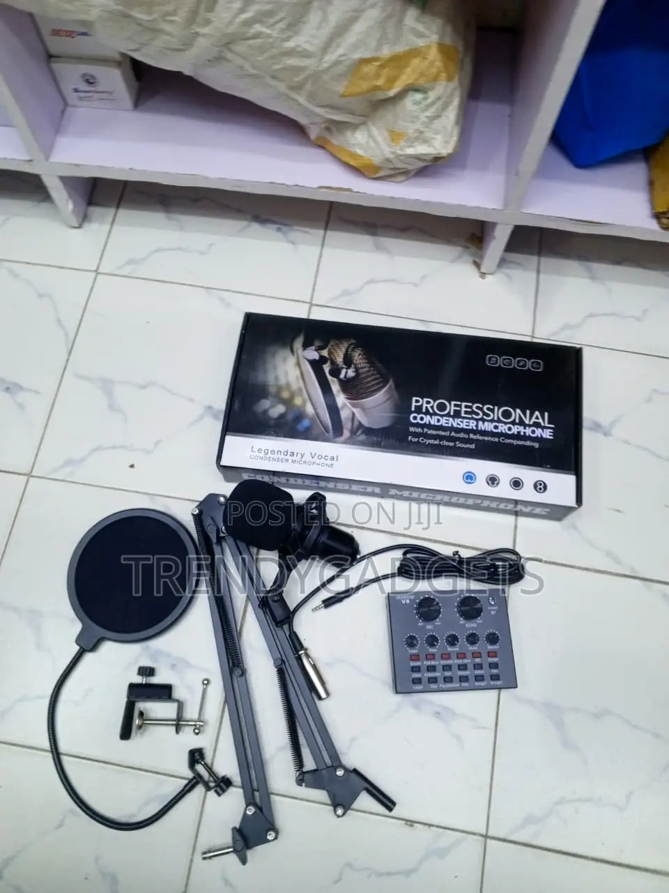 Legendary Vocal Condenser Microphone V8 Sound Card Boom Arm Kit