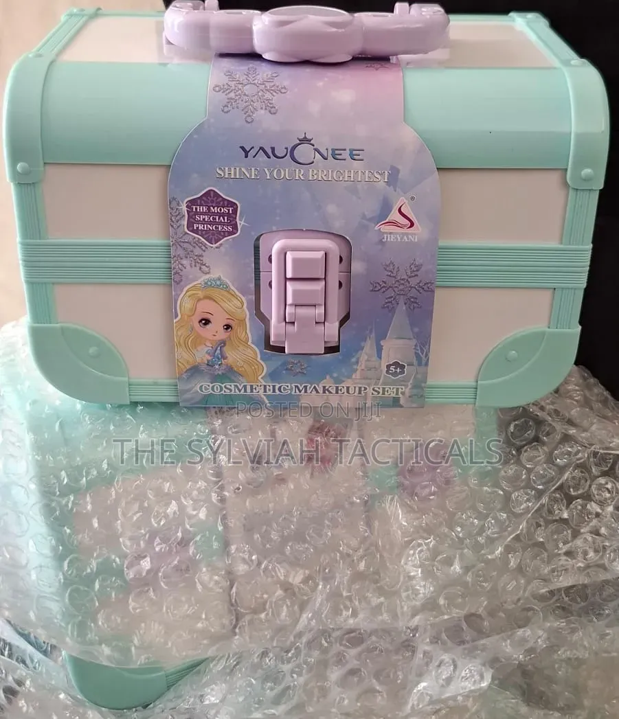 Frozen Makeup Kit