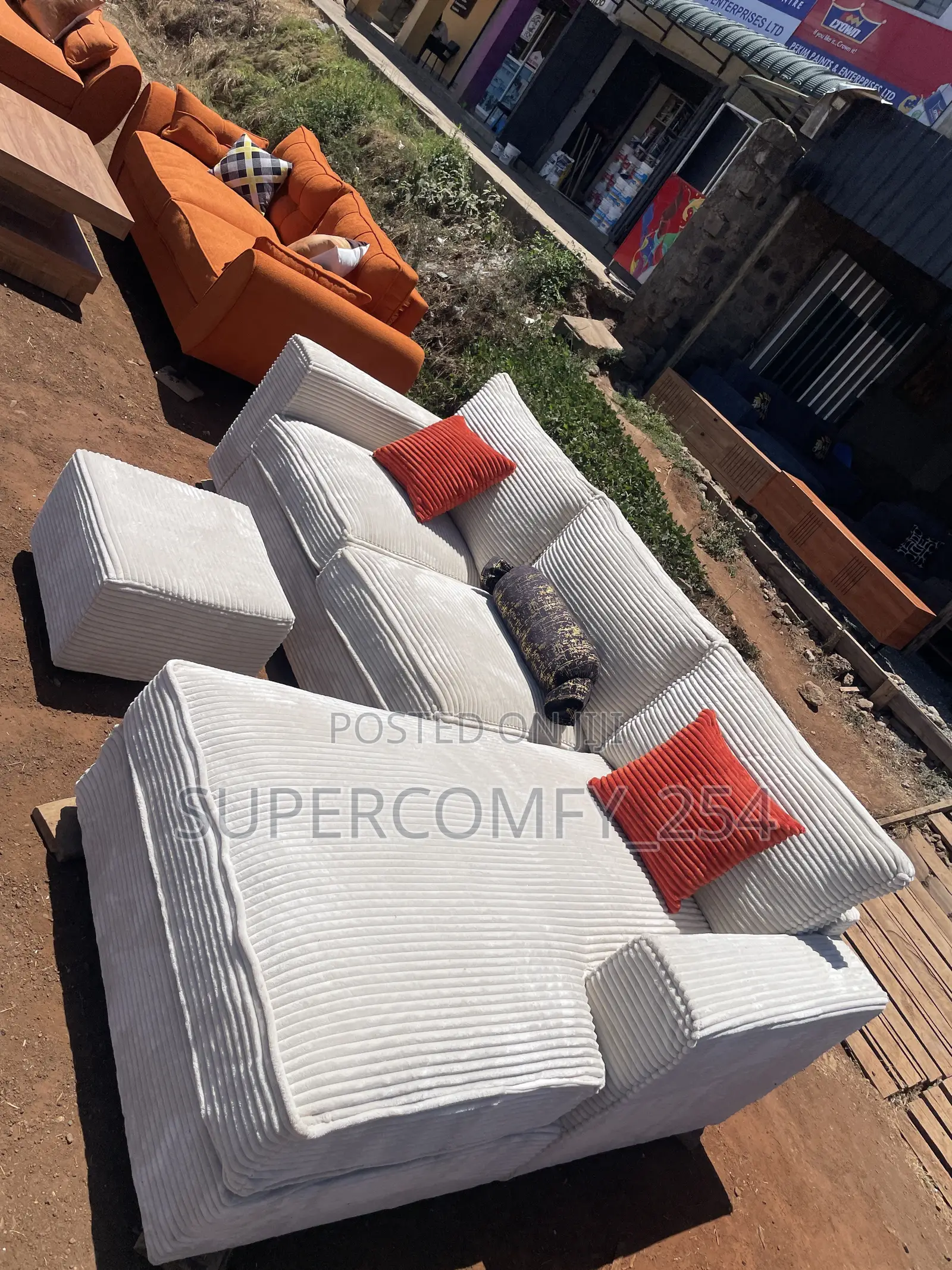 A Cream Corduroy Fabric Six Seater L - Seat