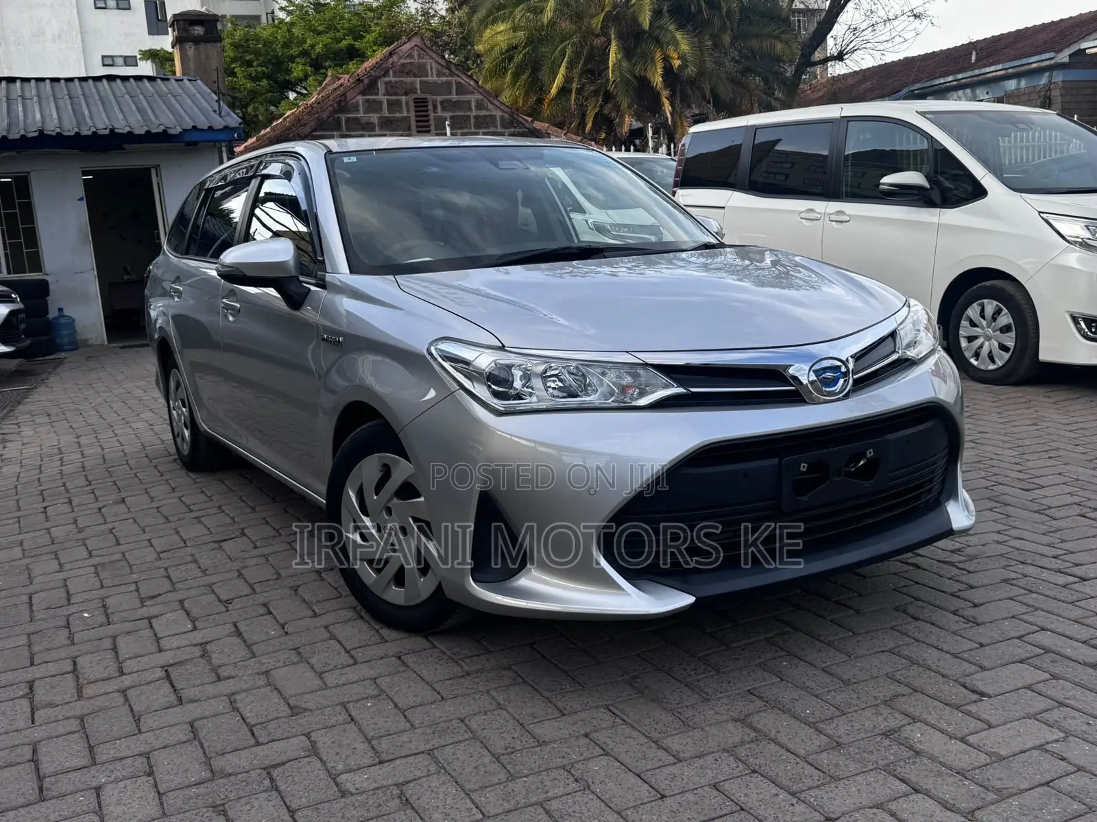 Toyota Corolla Fielder 1.5 Hybrid FWD 2020 Silver