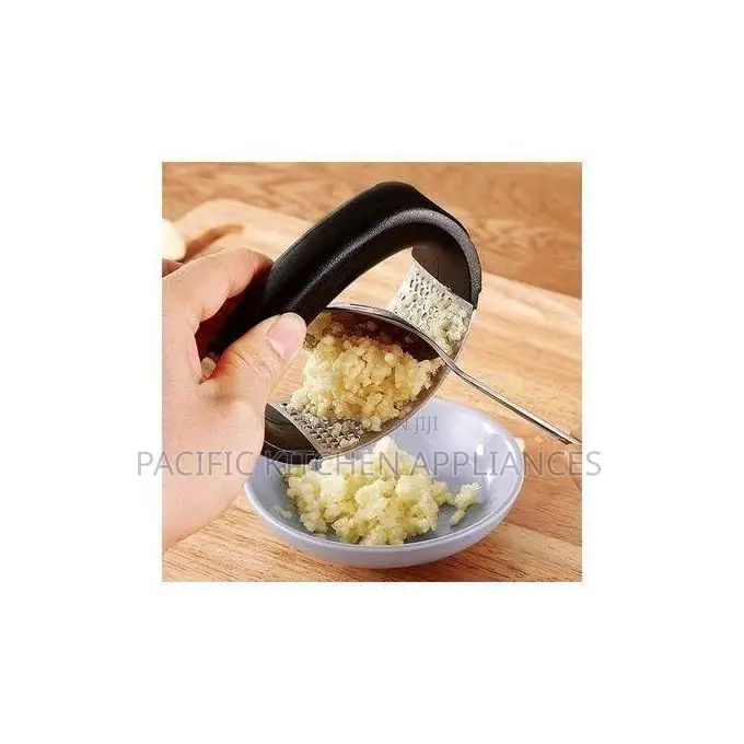 Stainless Steel Rocker Ring-Shaped Garlic Press