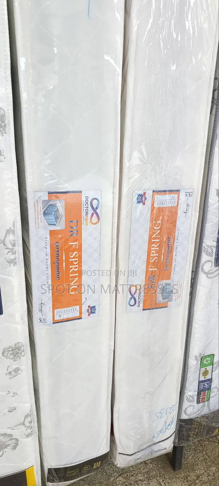Plain-White Orthopedic Spring Mattresses Suitable for Hotels & BNBs.
