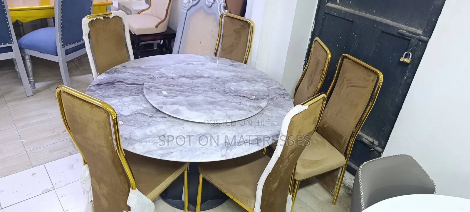 Hot Sale! 6-Seater Dining Set With Round Spinning Table. Free Delivery
