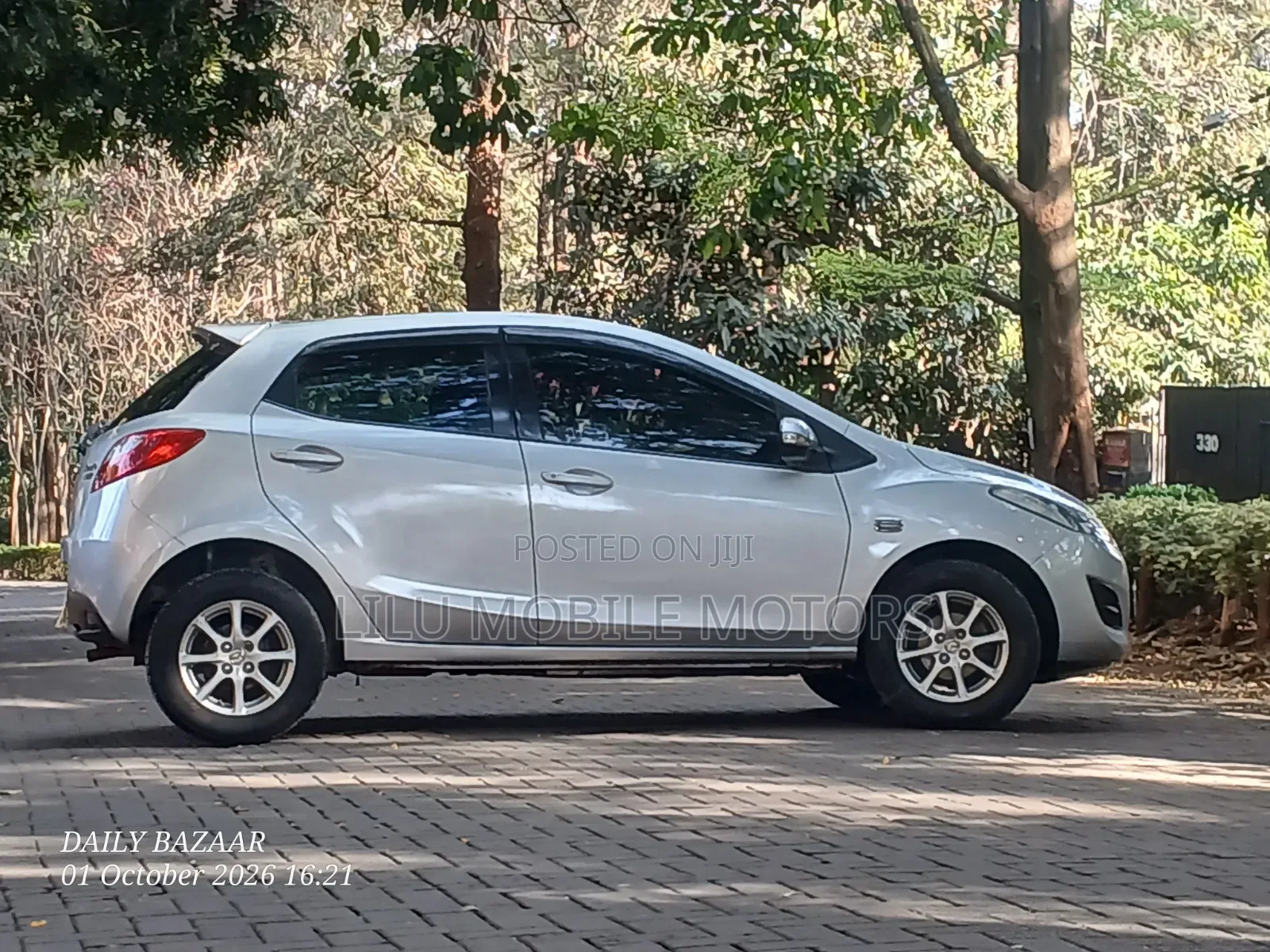 Mazda Demio 2012 Silver