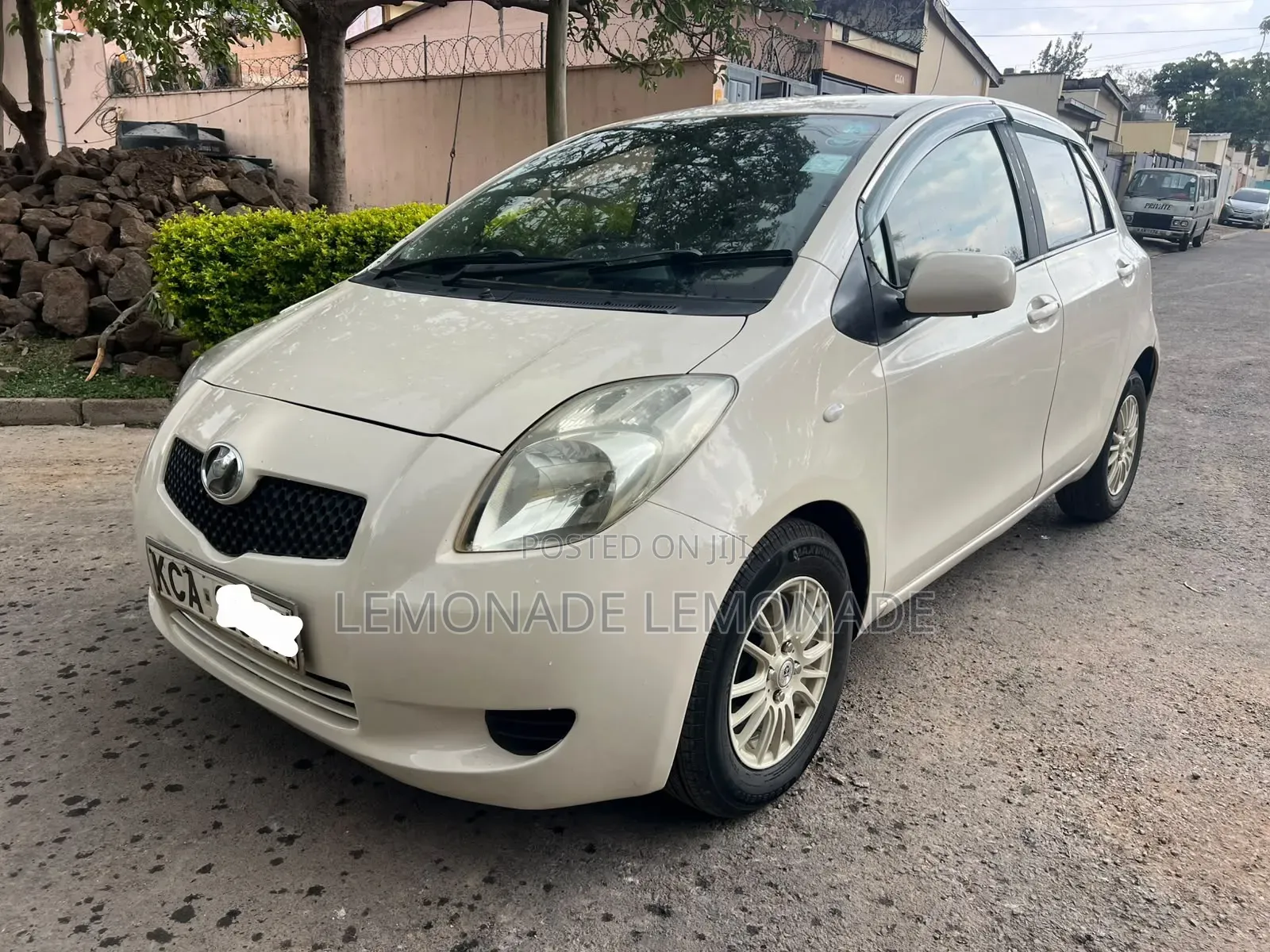 Toyota Vitz 1.3 FWD 5dr 2007 Pearl