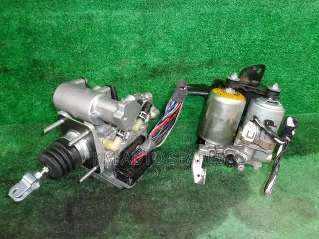 Toyota 1nz Hybrid Brake Booster Actuator Pump/Motor, Accumulator.