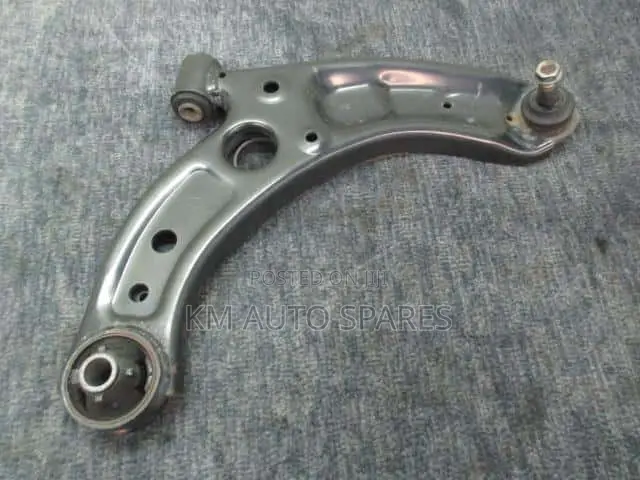 Toyota Passo Sette Rear Arms.