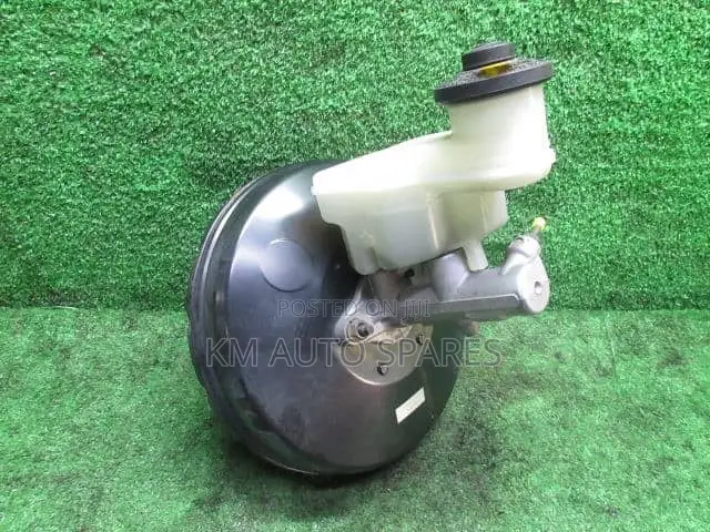 Toyota Vitz Brake Booster/Master Cylinder.