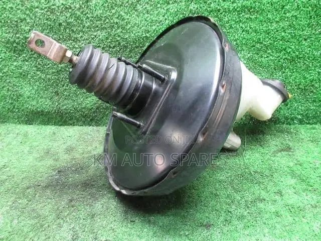 Toyota Vitz Brake Booster/Master Cylinder.