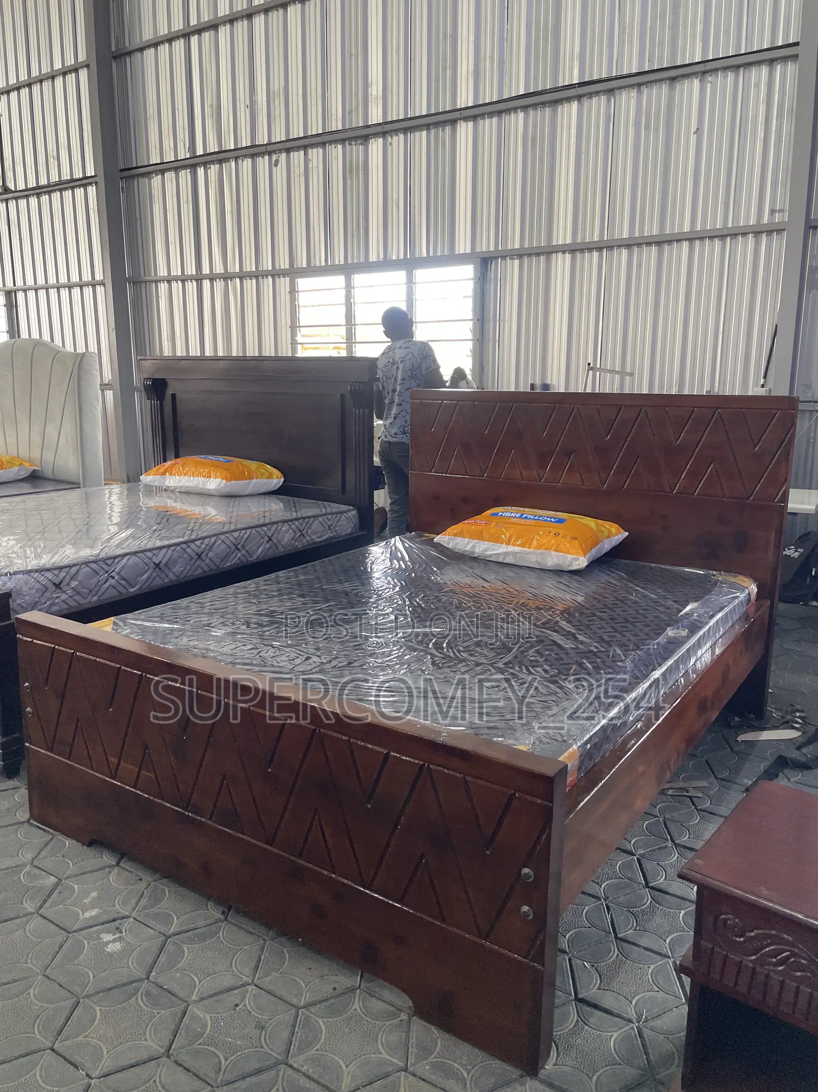 A Queen Size Mahogany Bed & Hd Matress