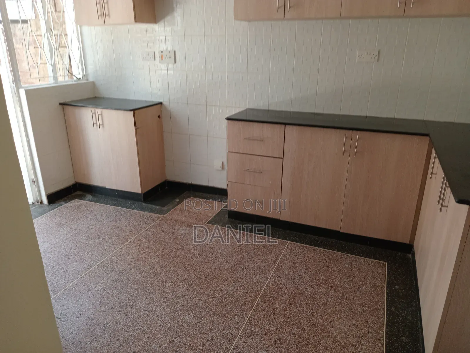 4bdrm Maisonette in Raphta Road for rent