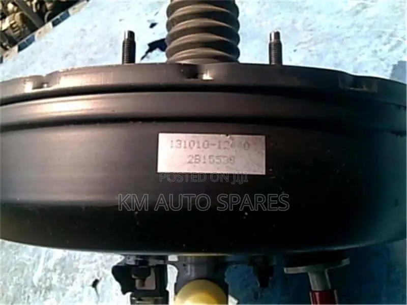Toyota Voxy Booster/Master Cylinder, Old Model.