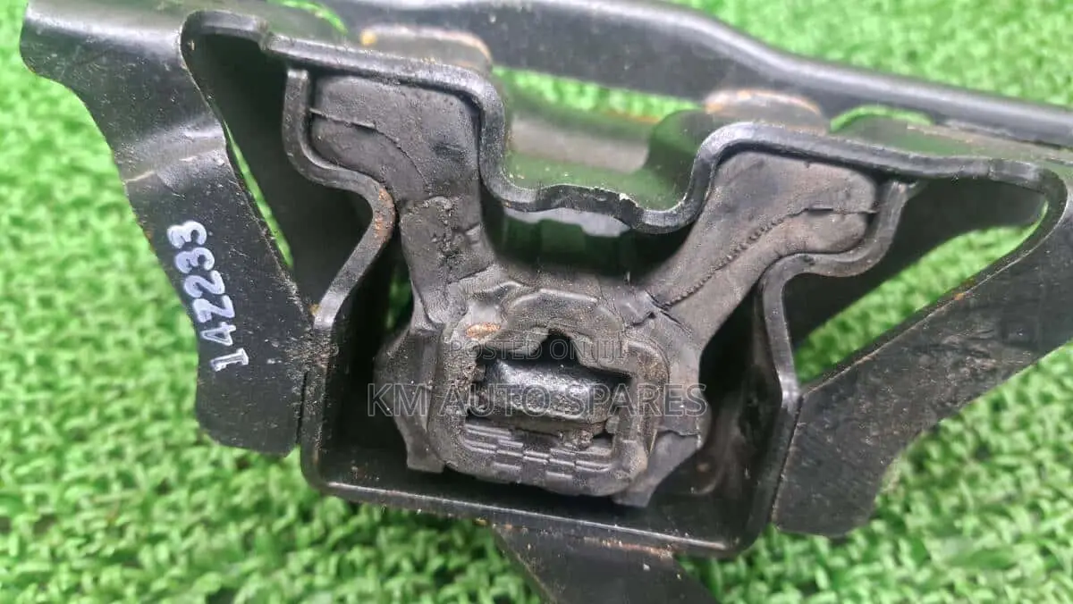 Suzuki Alto Gearbox Mount.