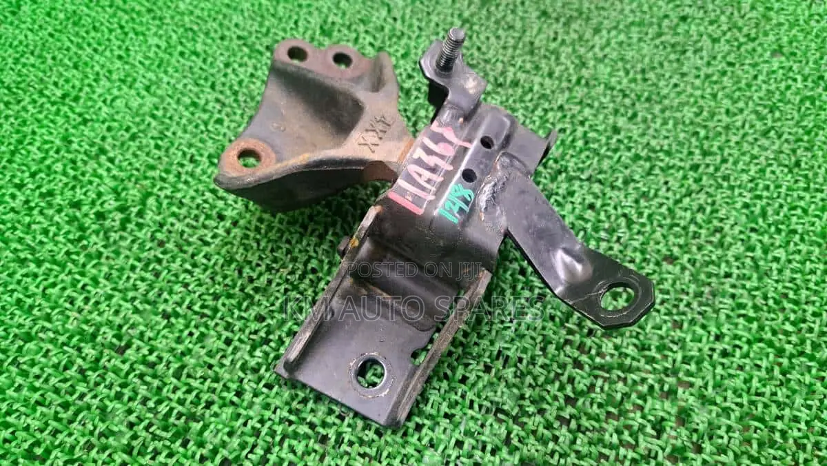 Suzuki Alto Gearbox Mount.