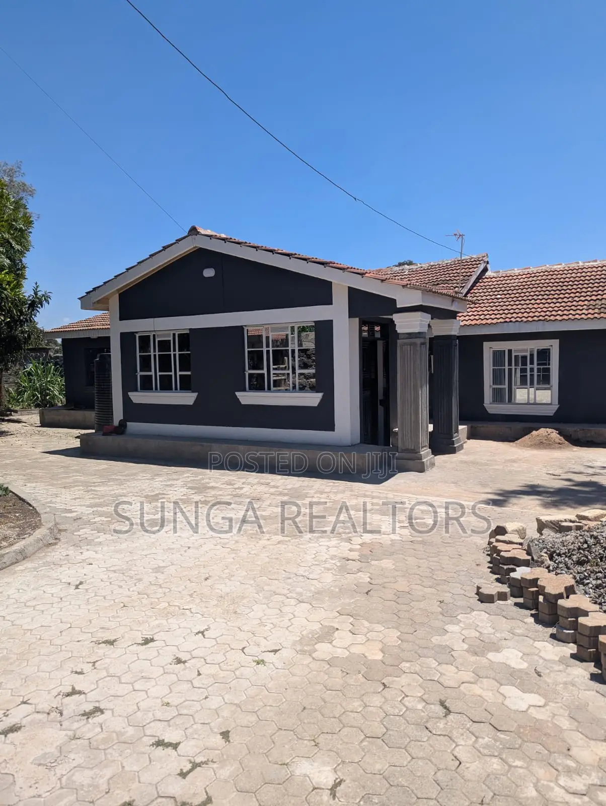 3bdrm House in Oloolua, Oluulua for rent