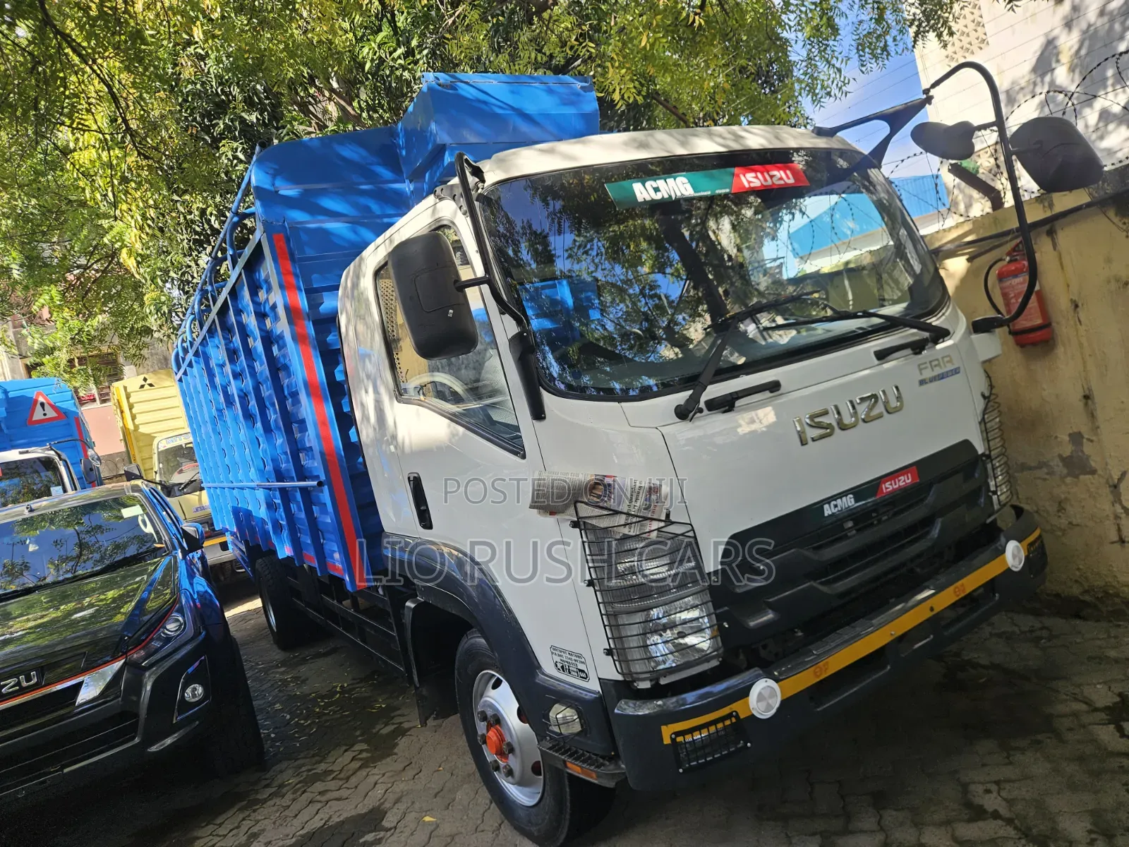 Isuzu FRR 2022 White