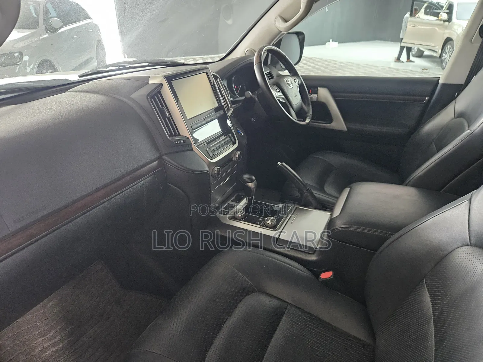 Toyota Land Cruiser 2019 White
