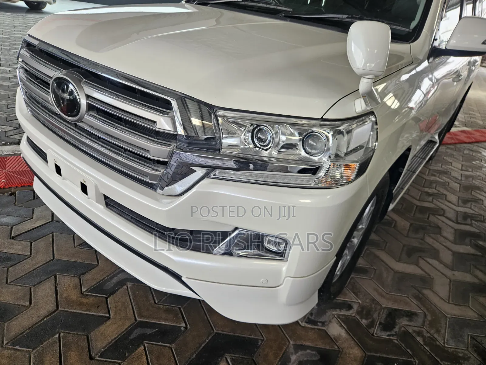 Toyota Land Cruiser 2019 White