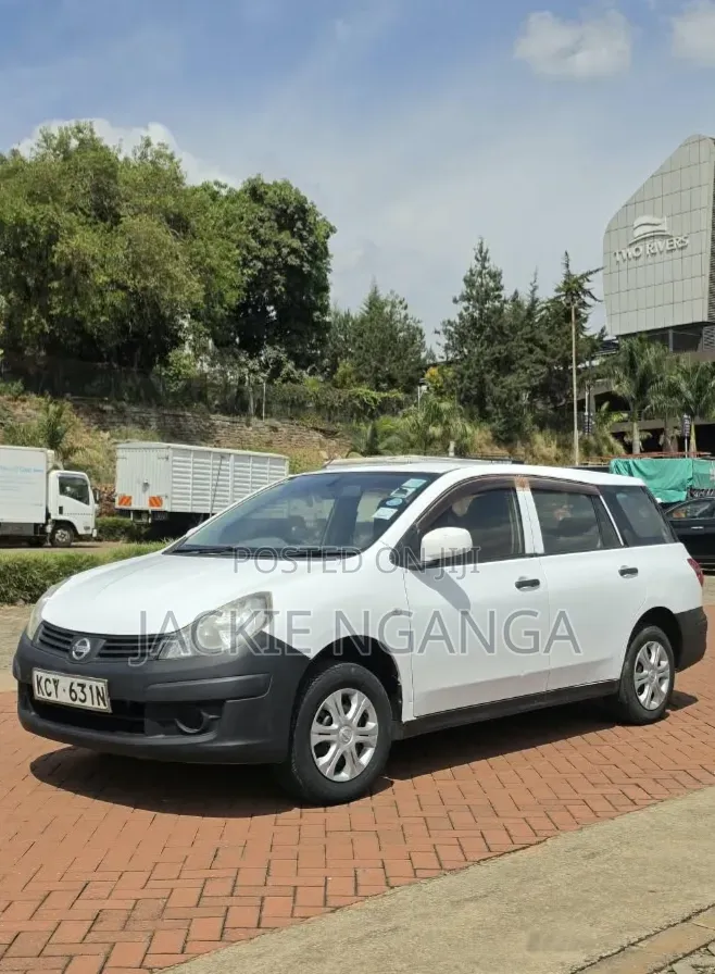 Nissan Advan 2013 White