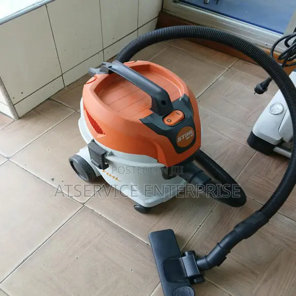 Original STIHL SE 33 Compact Wet & Dry Vacuum Cleaner
