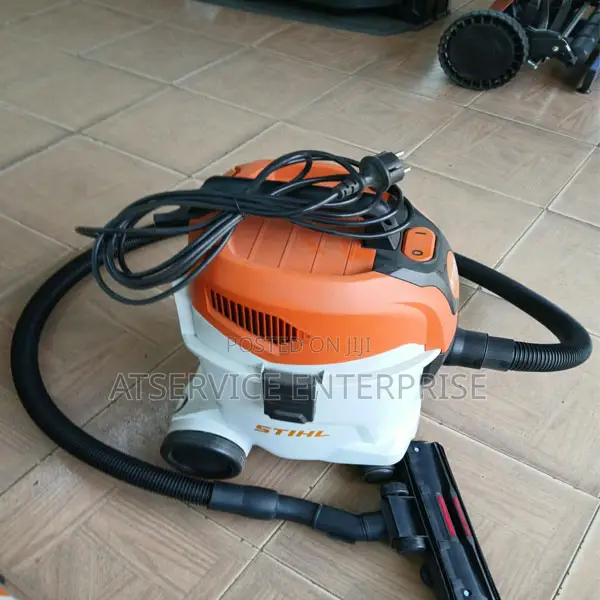 Heavy-Duty All-Rounder: STIHL SE 33 Multi-Surface Vacuum