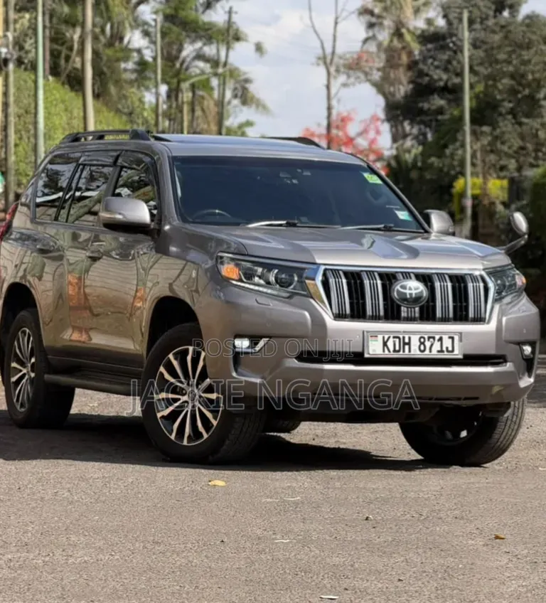 Toyota Land Cruiser Prado 2017 Gray