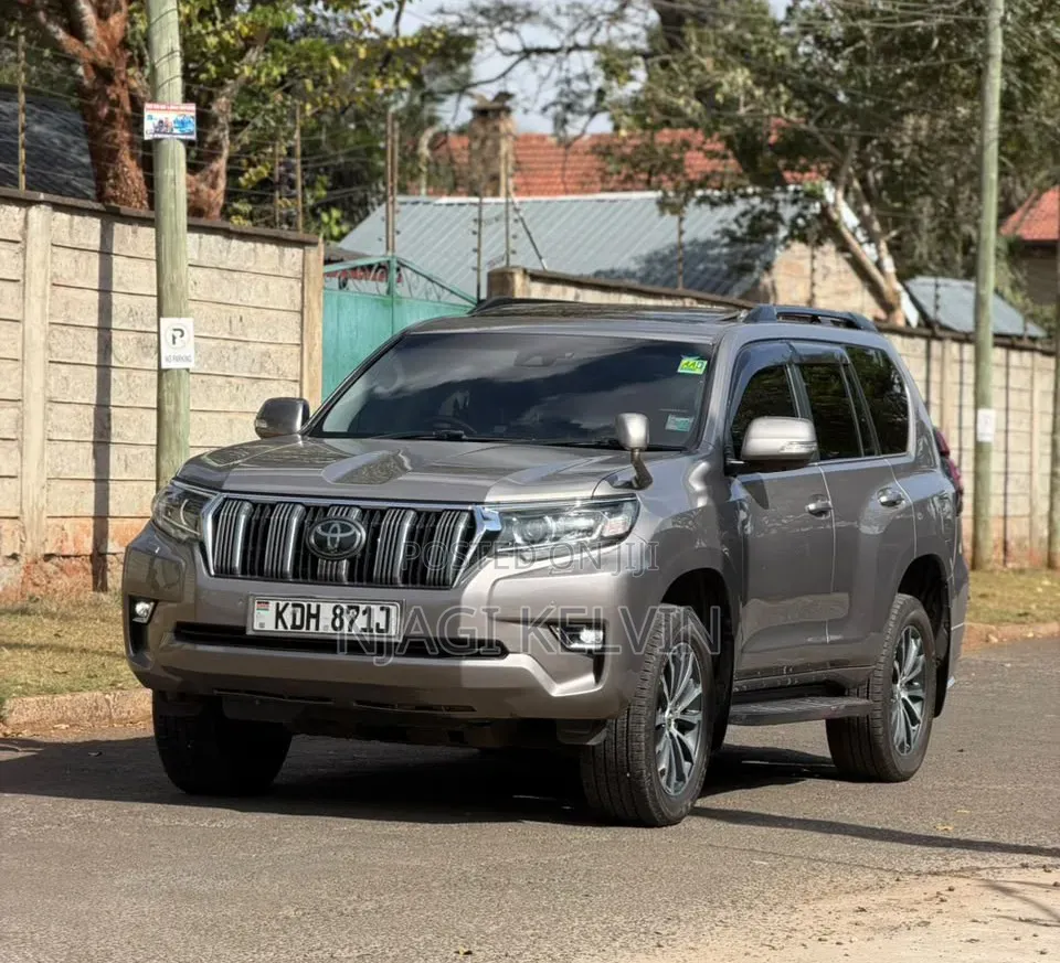 Toyota Land Cruiser Prado 2.8 2017 Gray