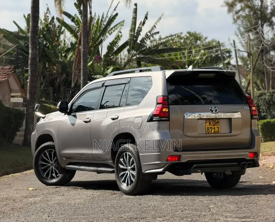 Toyota Land Cruiser Prado 2.8 2017 Gray
