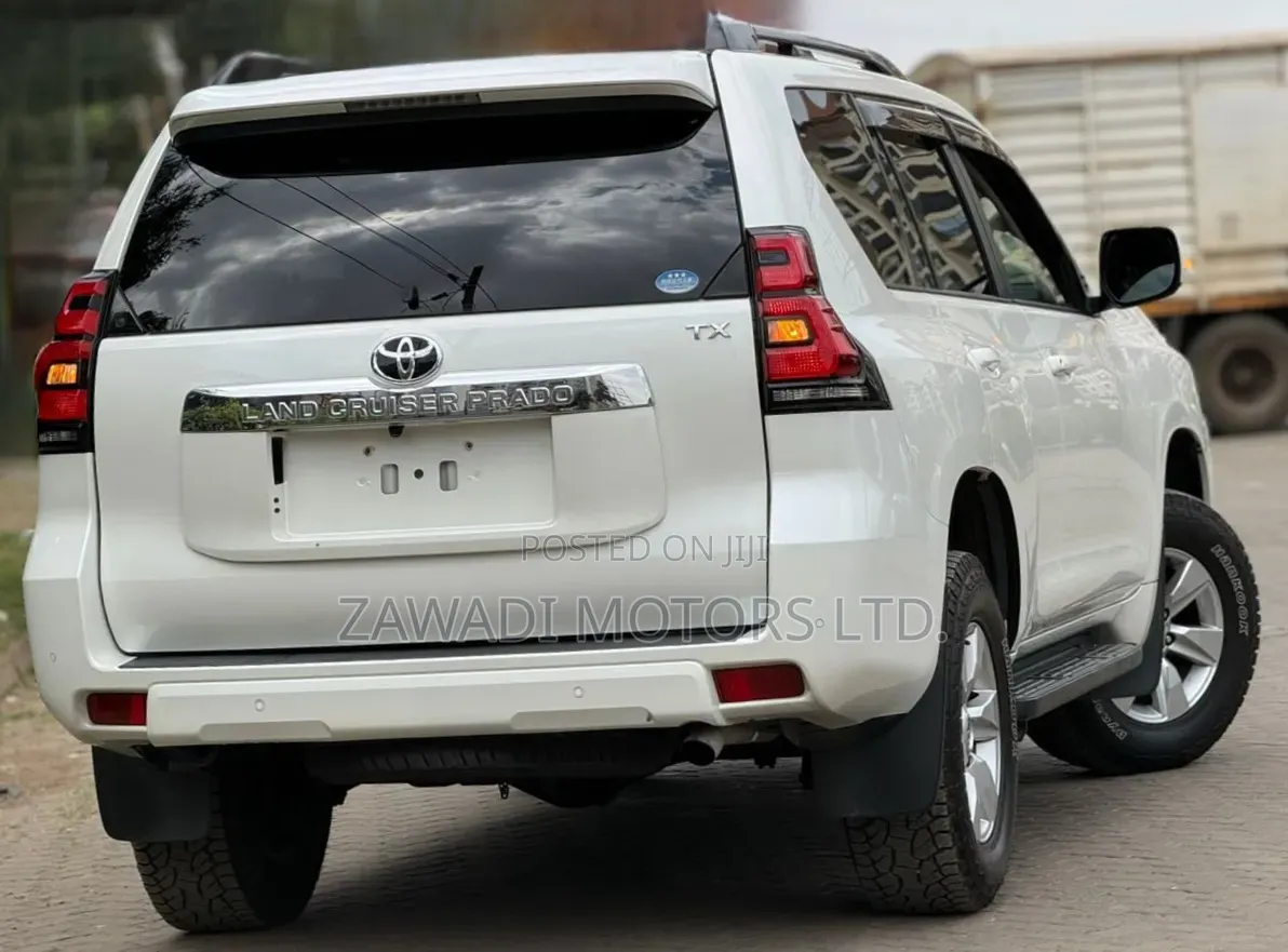 Toyota Land Cruiser Prado 2019 White