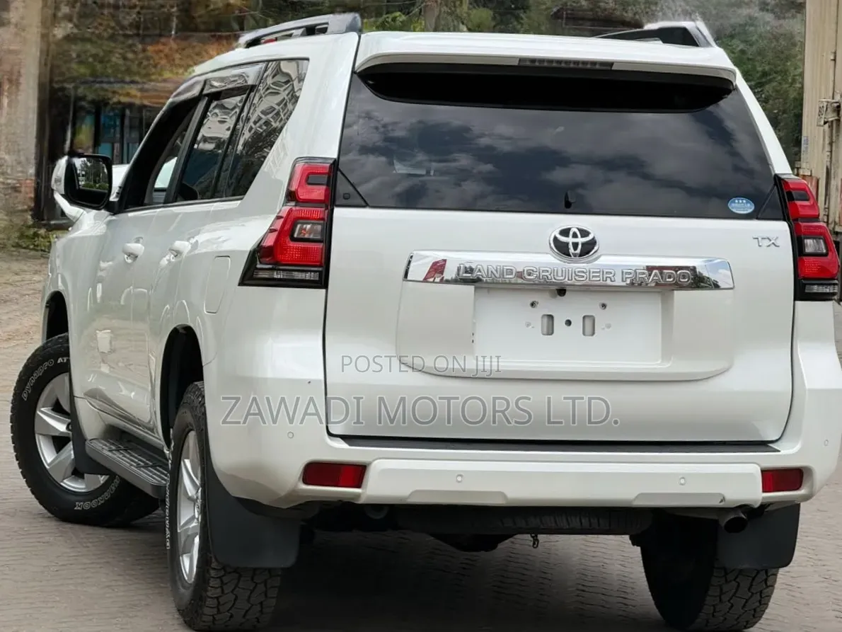 Toyota Land Cruiser Prado 2019 White