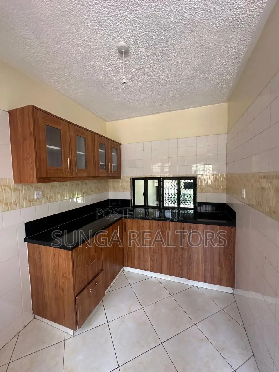 4bdrm House in Valley Arcade for rent