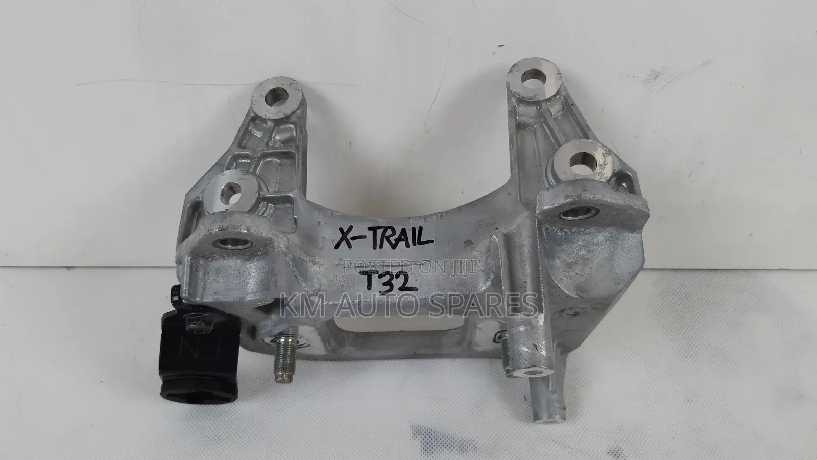 Nissan X-Trail Nt32 Gearbox Mount.