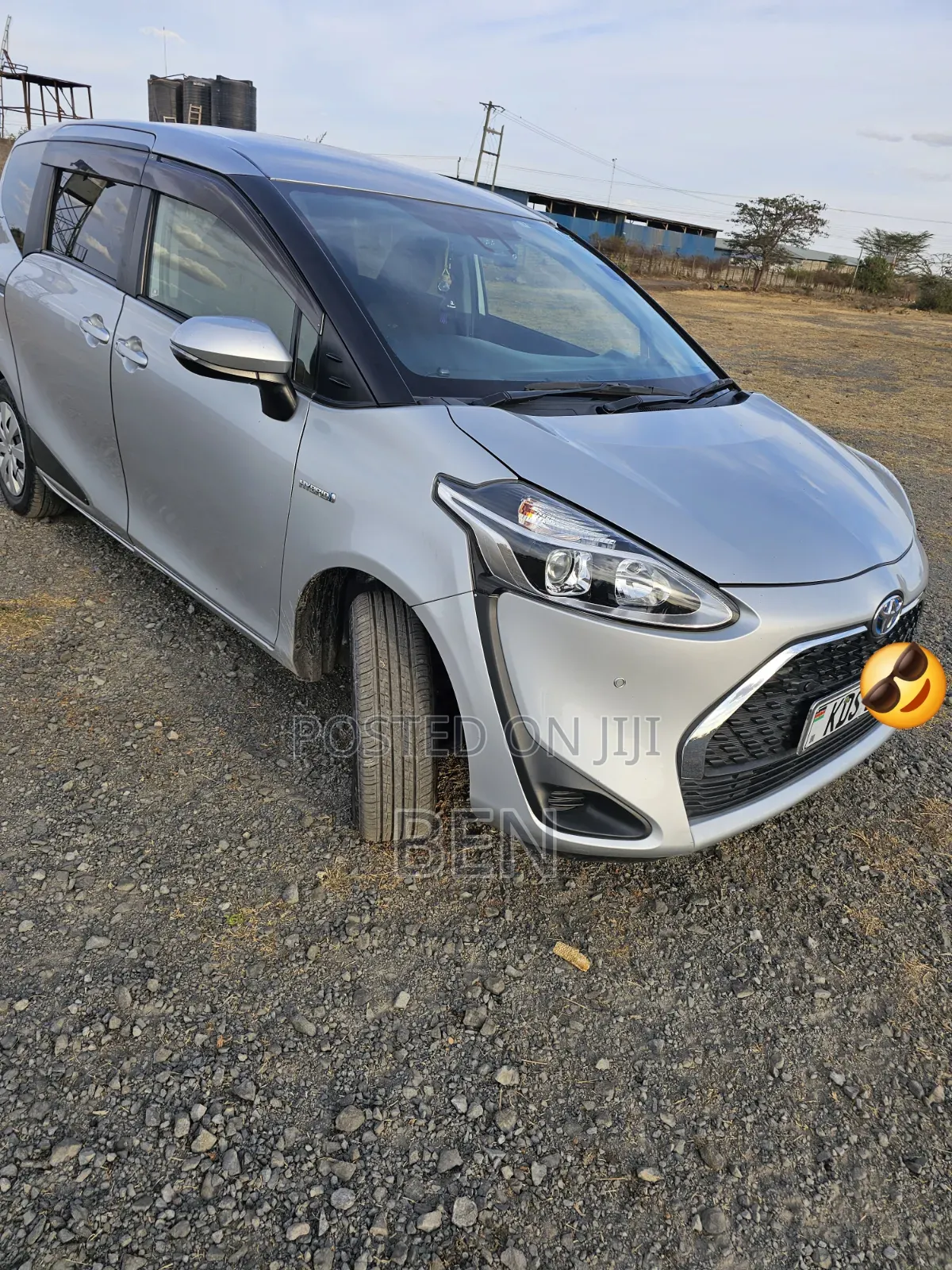Toyota Sienta 1.5 Hybrid FWD 2019 Silver