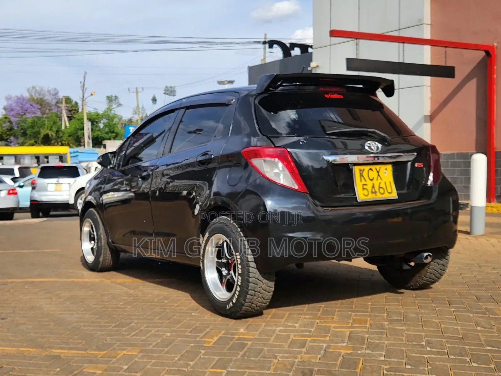 Toyota Vitz 1.3 FWD 5dr 2012 Black