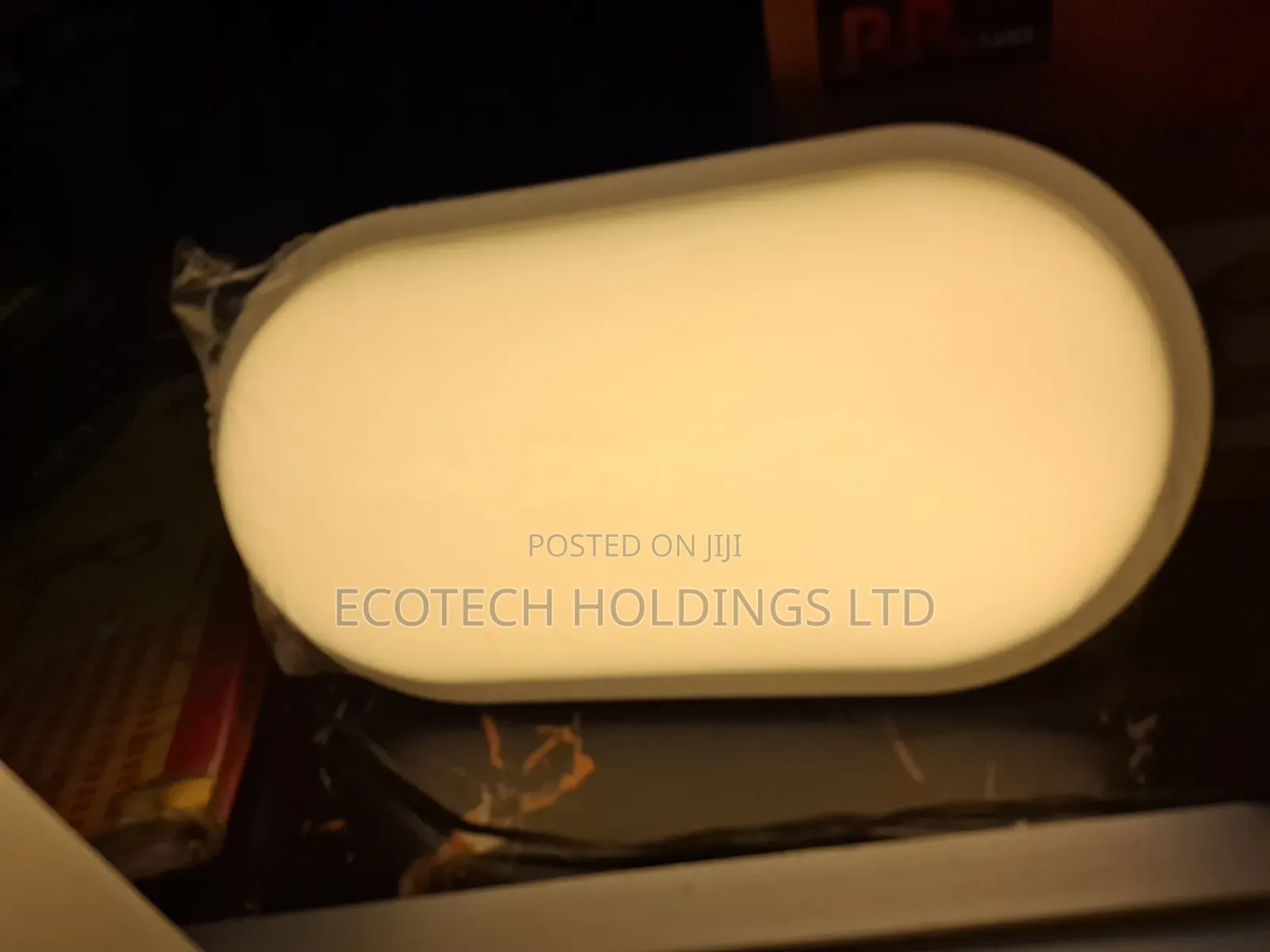 22wts Warm White Oval Plastic Bulkhead