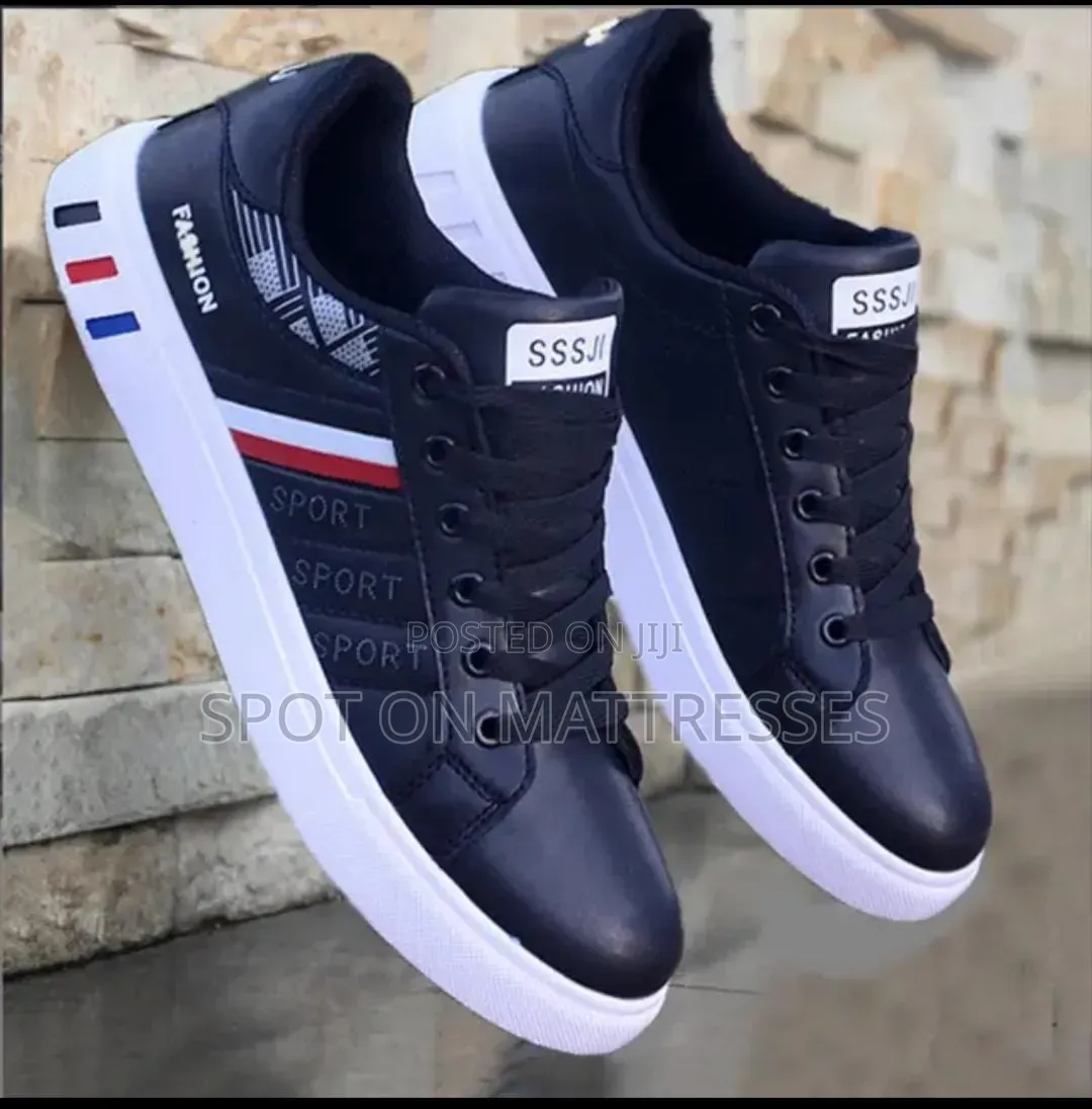 Quality Fashion Casual Shoes for Men. Sizes 39-44. White and Navy Blue