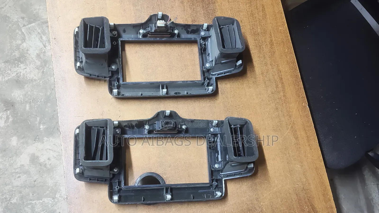 Honda Freed Radio Fascial Console.