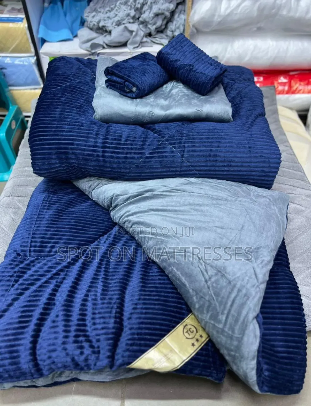 High Quality Warm Velvet Duvets. Size 6X7. Countrywide Delivery!
