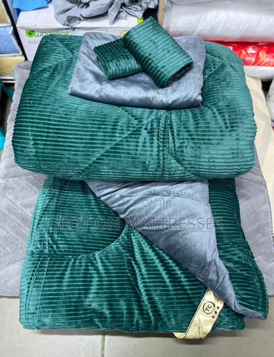 High Quality Warm Velvet Duvets. Size 6X7. Countrywide Delivery!