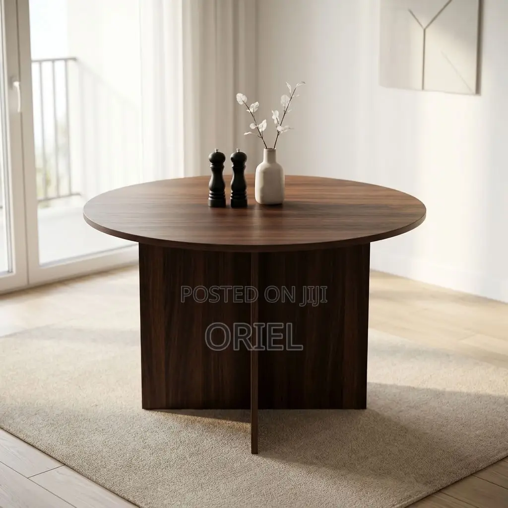 Office Boardroom Table : Round Corporate Meeting Table