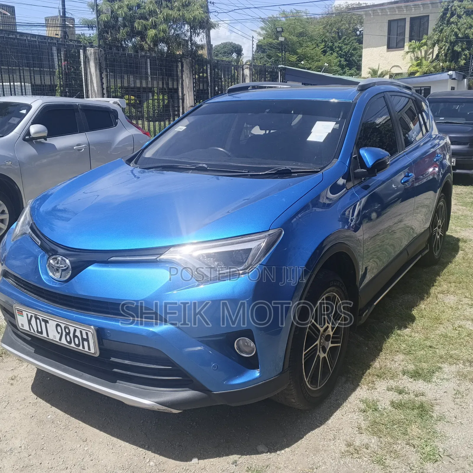 Toyota RAV4 2016 Blue