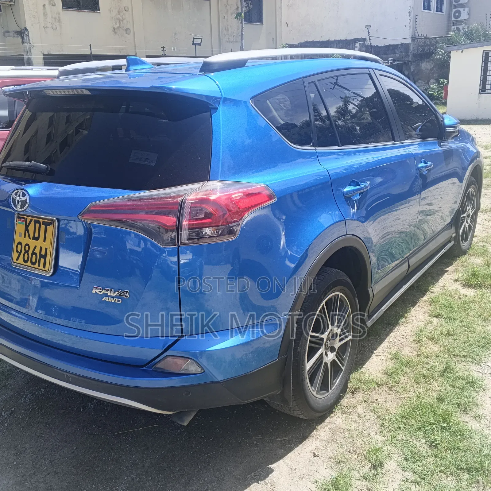 Toyota RAV4 2016 Blue