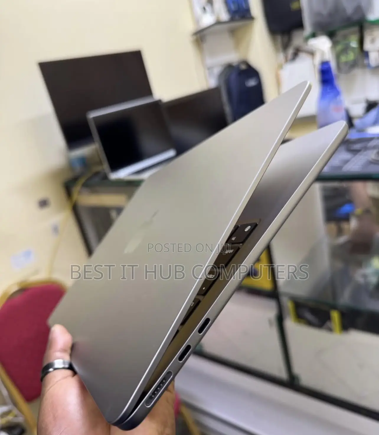 Laptop Apple MacBook Pro 2022 M2 16GB Intel Core M2 SSD 512GB