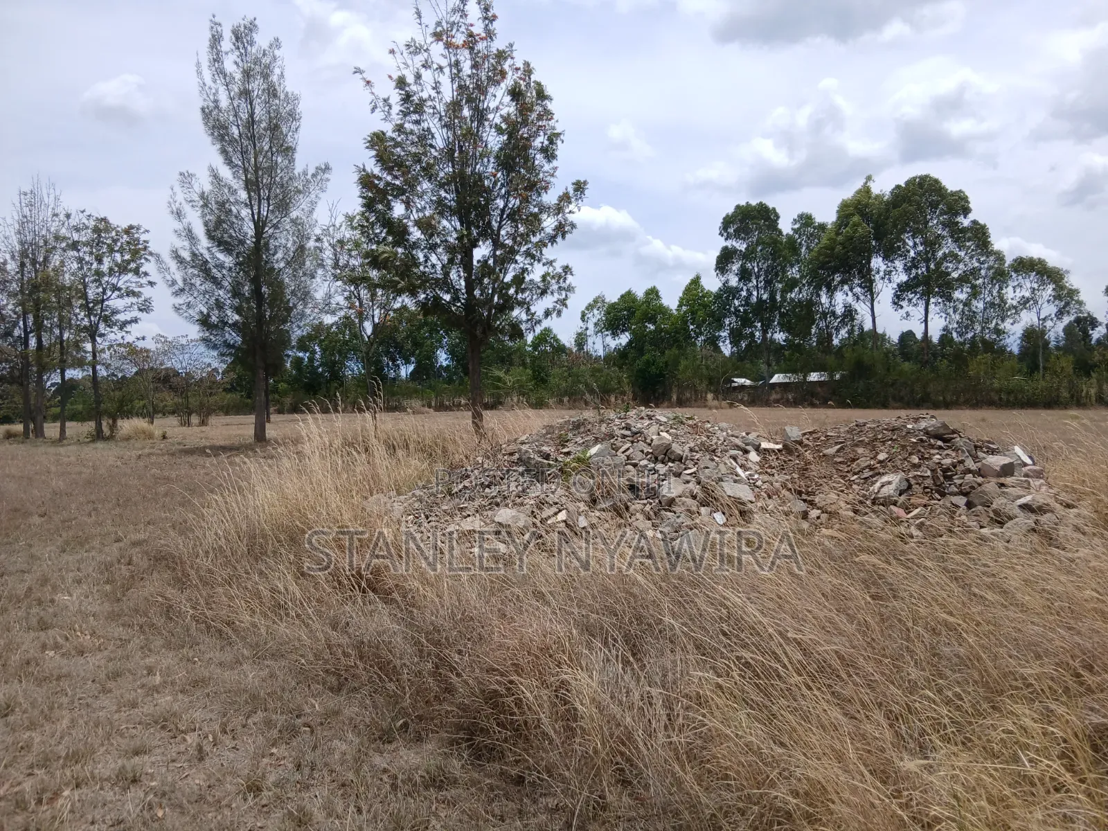 3 Acreas Located Along Nanyuki Nyeri Highwah Burgret