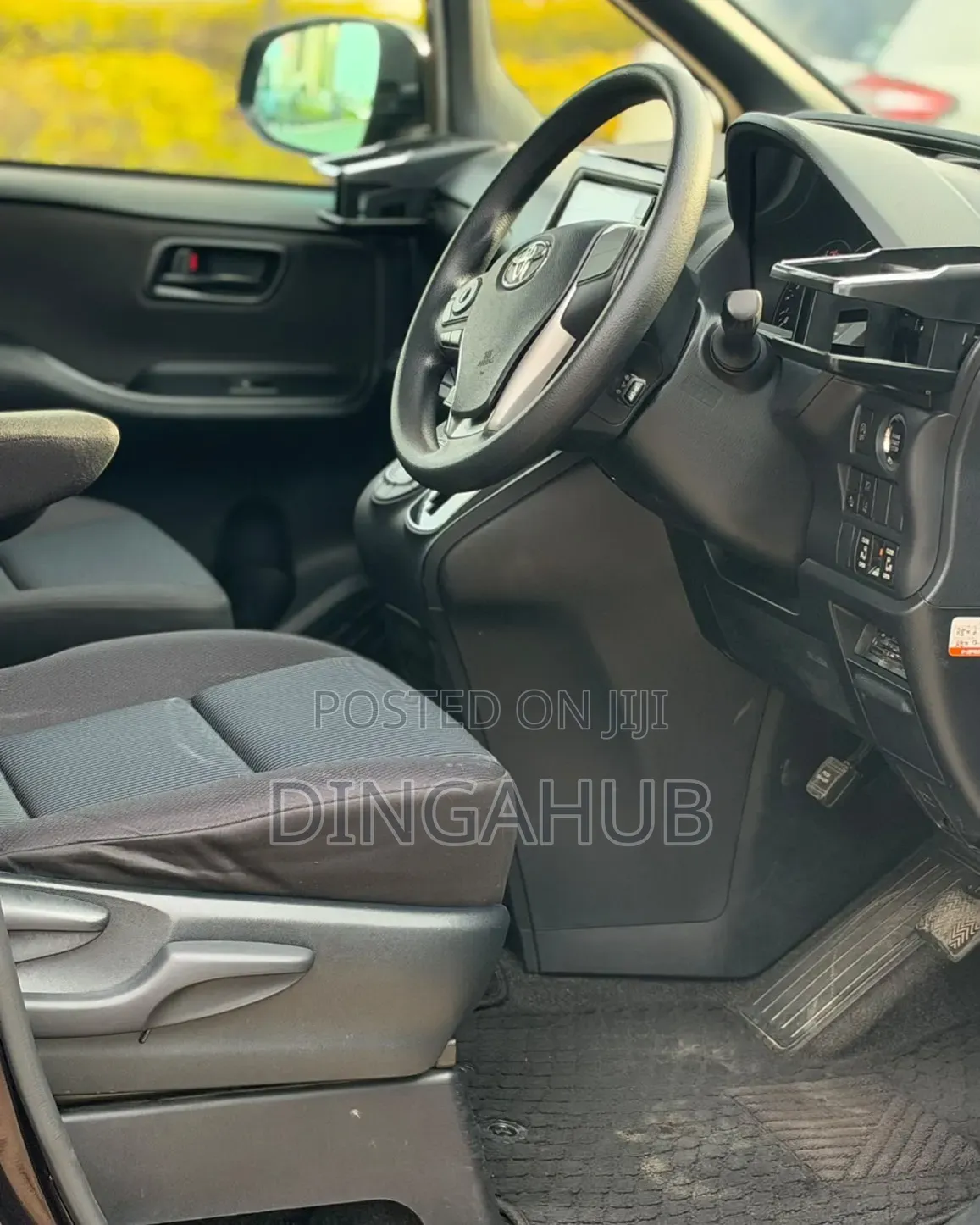 Toyota Noah 2019 Maroon