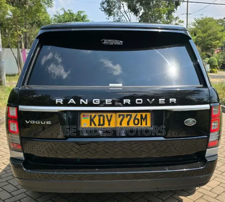 Land Rover Range Rover Vogue 2014 Matt Black
