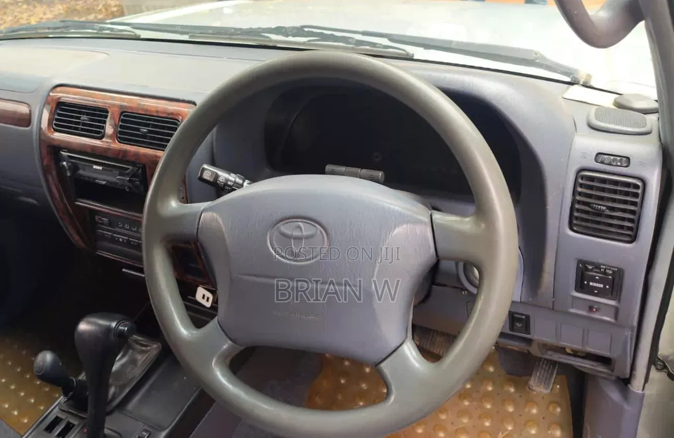 Toyota Land Cruiser Prado 2001 Gray