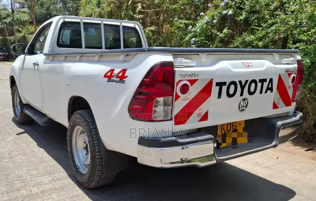 Toyota Hilux 2017 White
